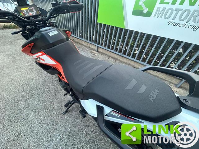 KTM 390 Adventure .