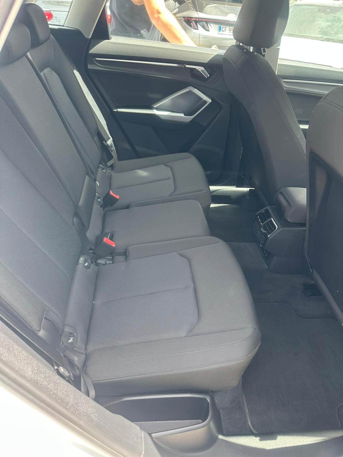 Audi Q3 35 TDI S tronic Business Advanced