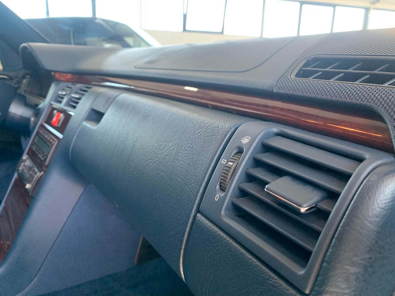 Mercedes-benz E 250 diesel cat Elegance