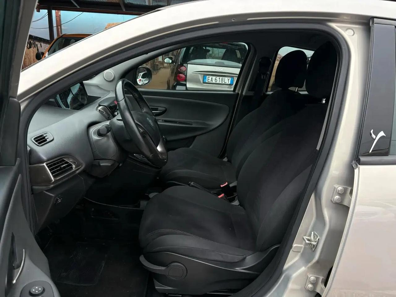 Lancia Ypsilon 1.2 69 CV 5 porte GPL Ecochic Platinum