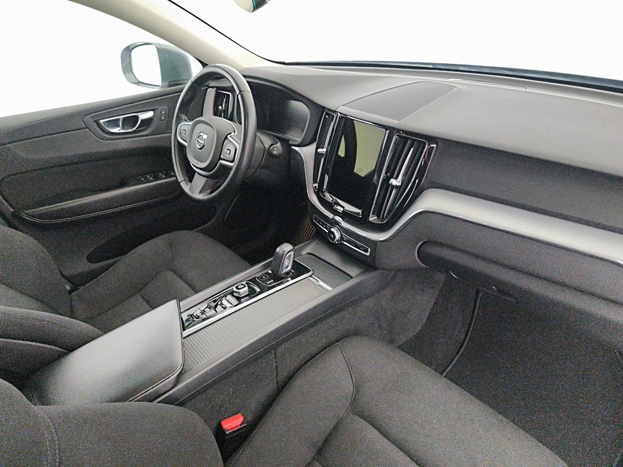 Volvo XC60 2.0 b4 Momentum Pro awd