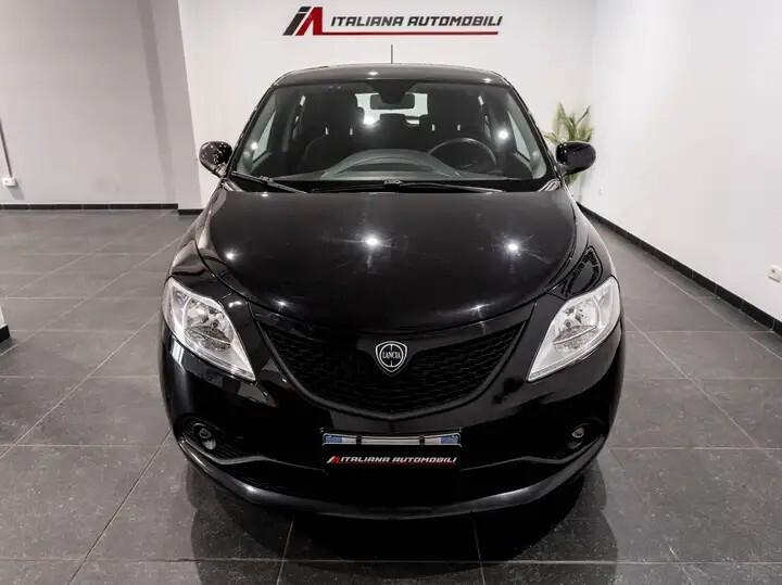 Lancia Ypsilon 1.0 FireFly 5 porte S&S Hybrid Ecochic Silver
