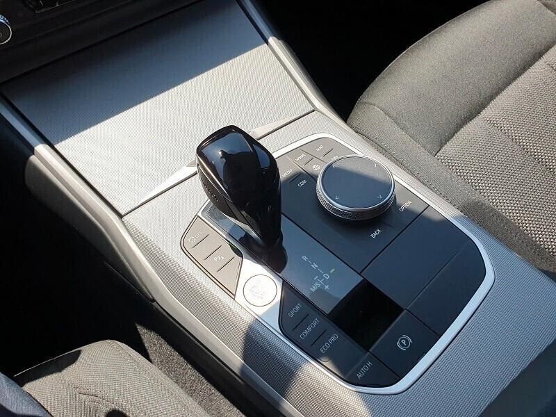 BMW 316d Touring 122 Mild-Hybrid Auto LED KM 6.251