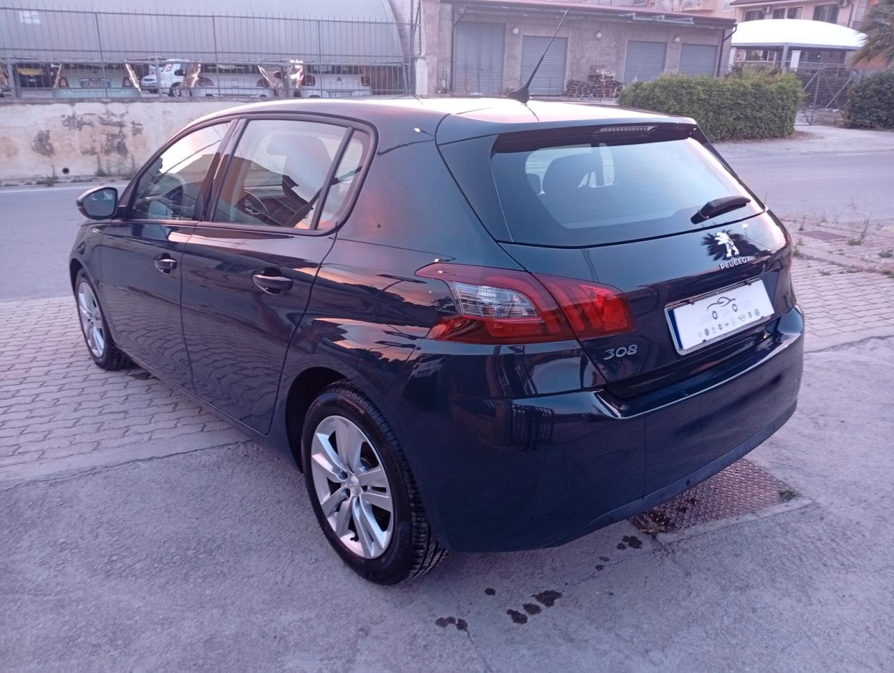 Peugeot 308 BlueHDi 130 S&S Business