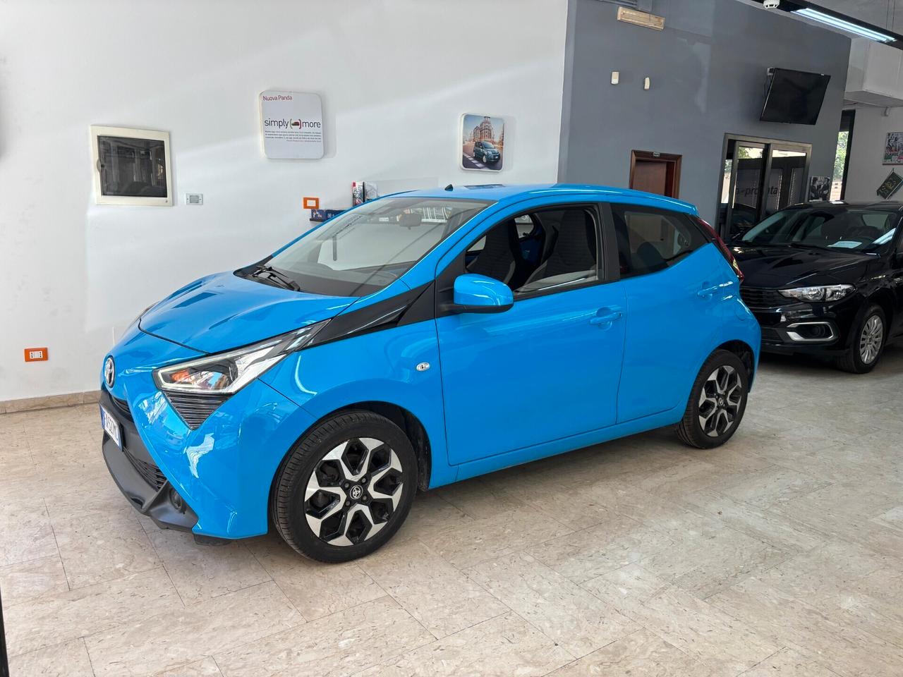 TOYOTA Aygo Connect 1.0 VVT-i 72 CV x-wave