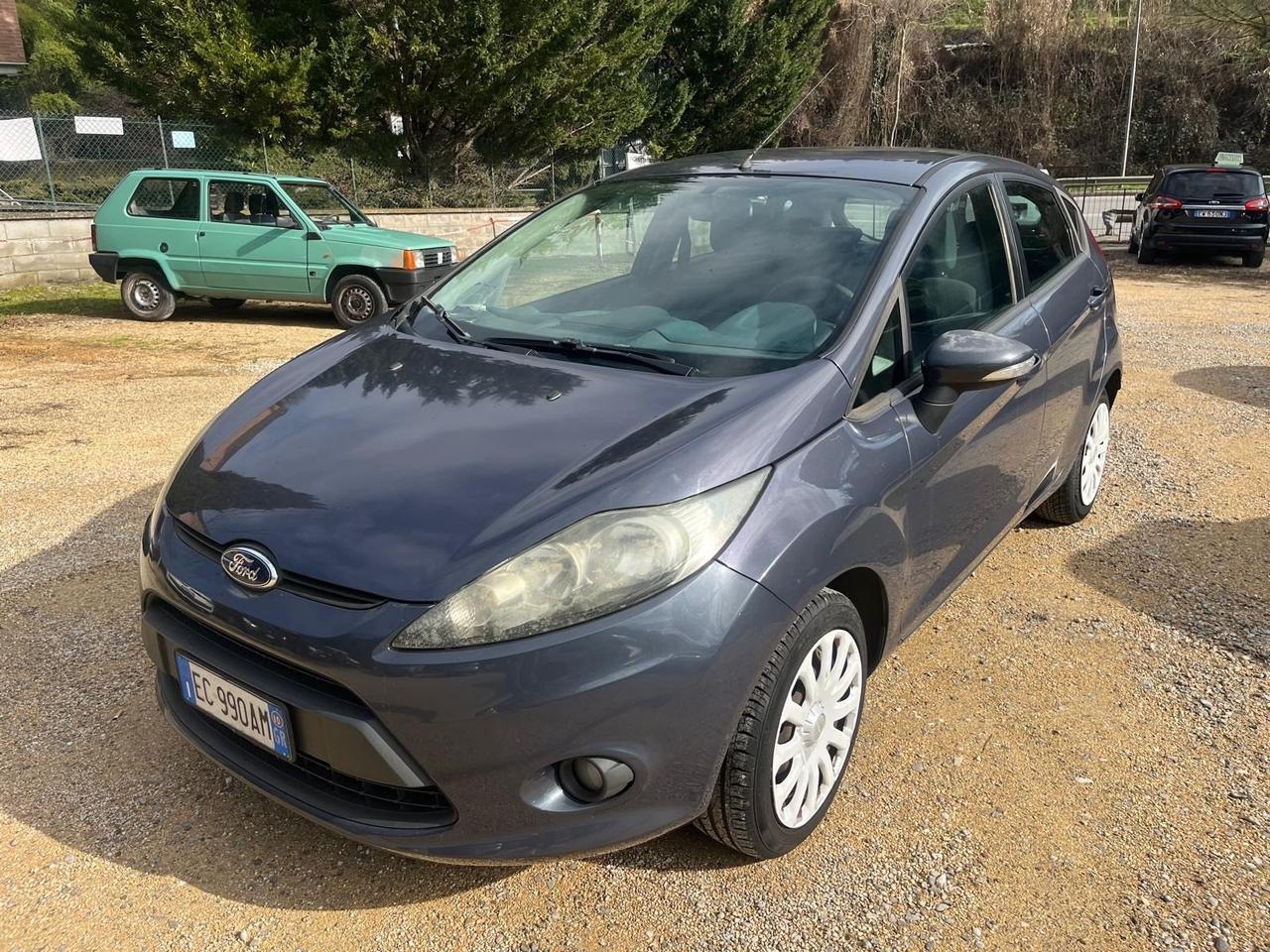 Ford Fiesta 1.2 Benzina - Neopatentati