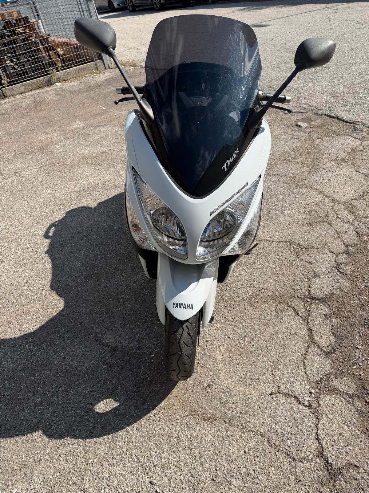 Yamaha TMAX White
