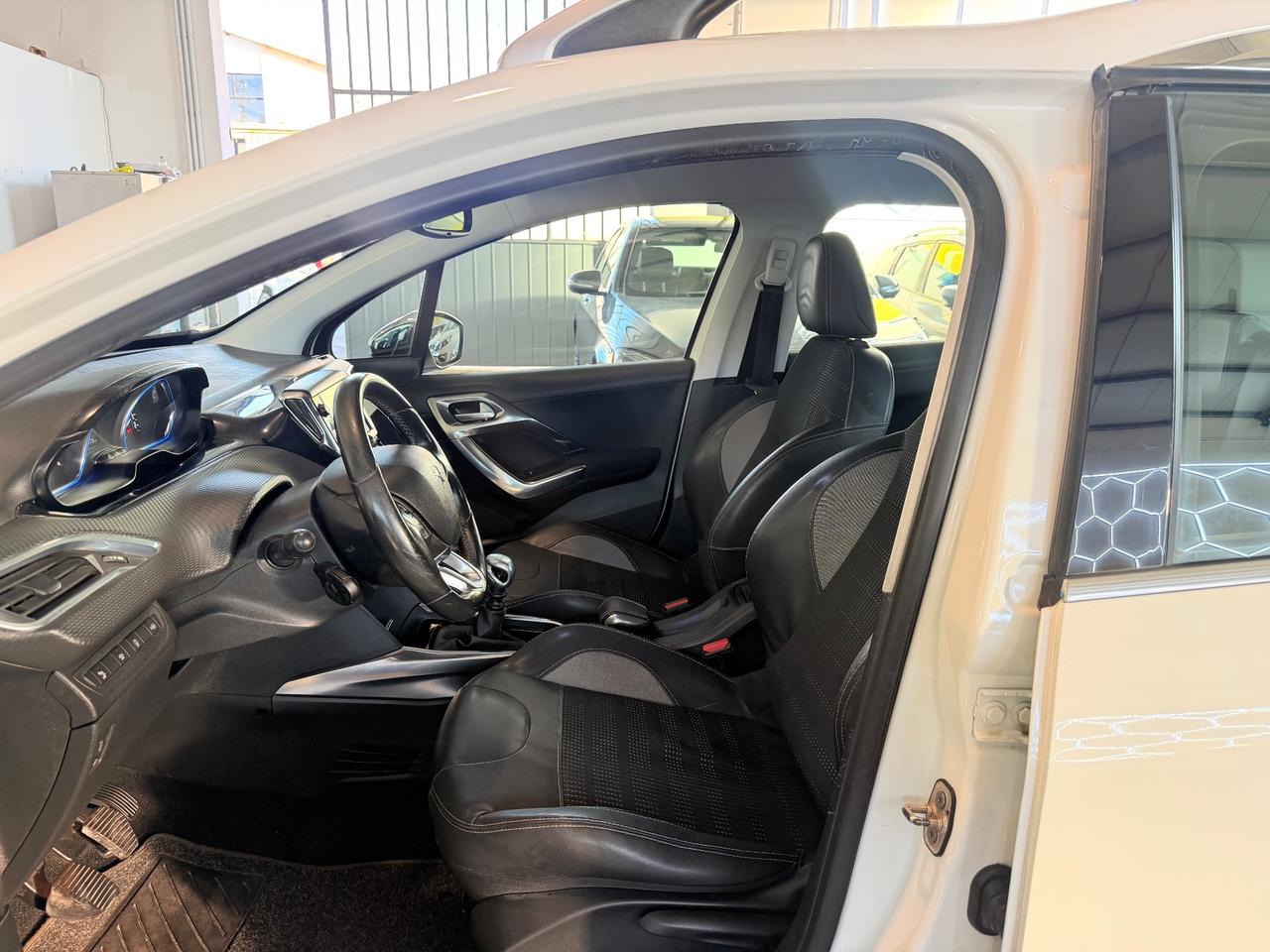 Peugeot 2008 1.6 e-HDi 115 CV Stop&Start Féline Neopatentati