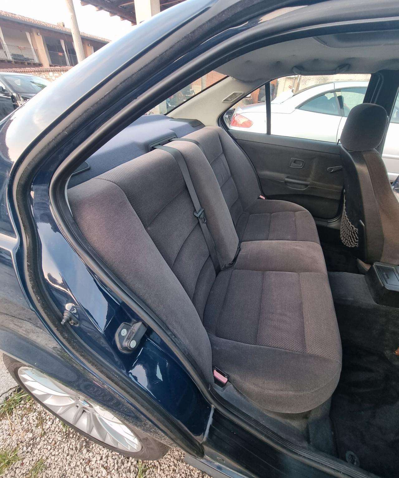 Bmw 318i sedan 5 porte