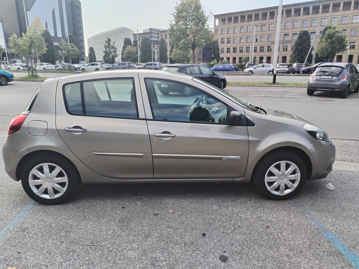 Renault Clio 1.2 16V 5 porte Dynamique GPL 2/2010 KM 97000 CONSEGNA CON MANUTENZIONI
