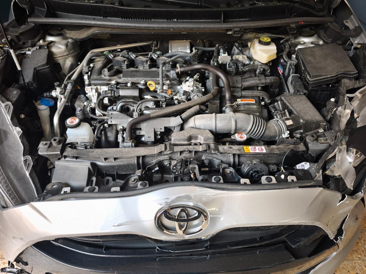 Toyota Yaris 1.5 Hybrid 5 porte Trend INCIDENTATA