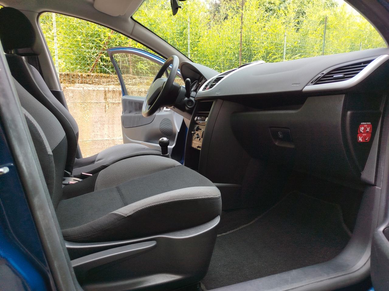 Peugeot 207 1.4 BENZINA 73cv / 52.000km / Neop.