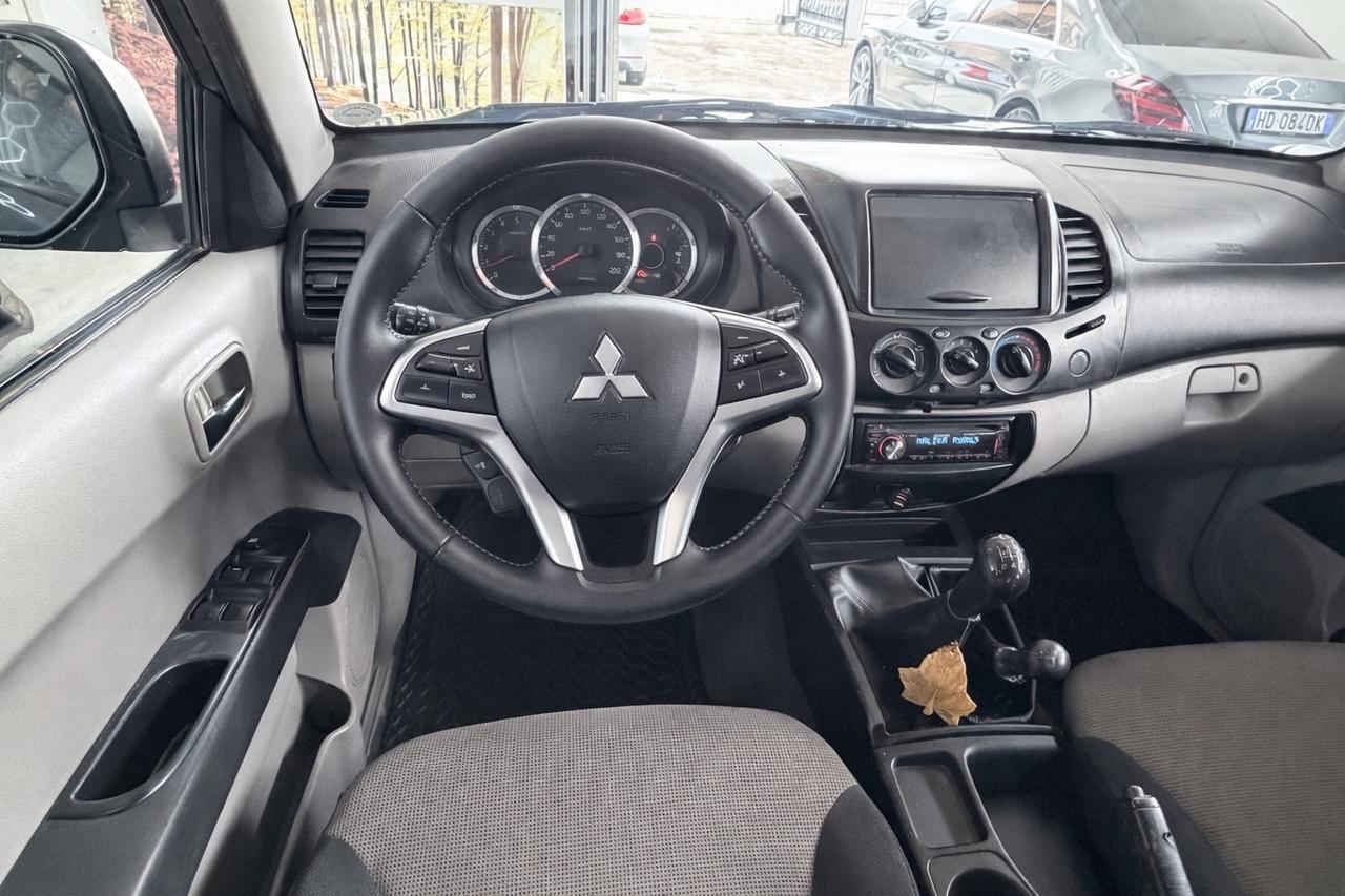 Mitsubishi L200 2.5 DI-D/136CV Double Cab Invite 2011