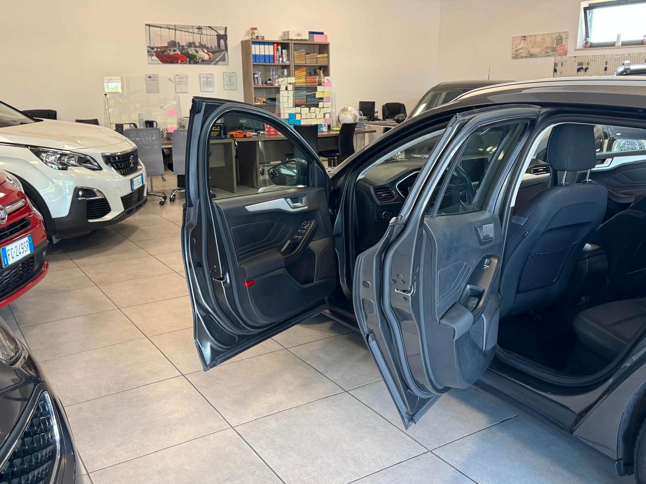 Ford Focus 1.5 ECOBLU 120CV AUTOM SW BUSINESS 2020