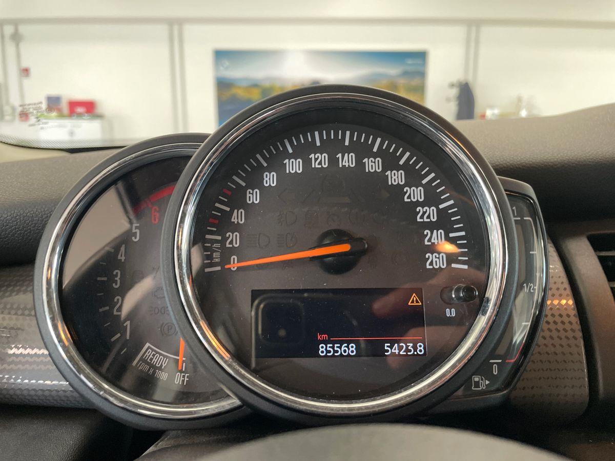 MINI Mini IV F55-F56 2014 - Mini 1.5 Cooper D Business XL 5p auto my18