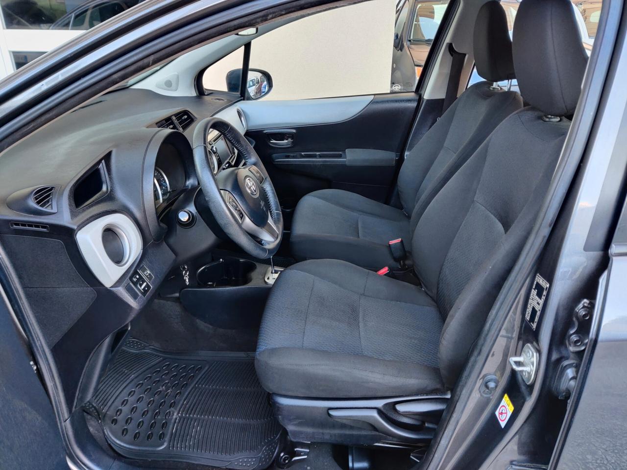 Toyota Yaris 1.5 Hybrid 5 porte Lounge