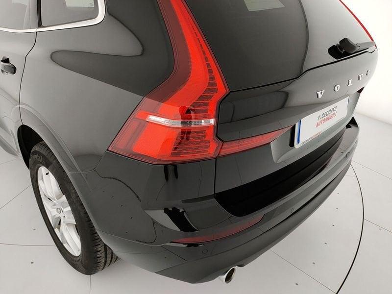 Volvo XC60 XC60 2.0 b4 Momentum Pro awd auto