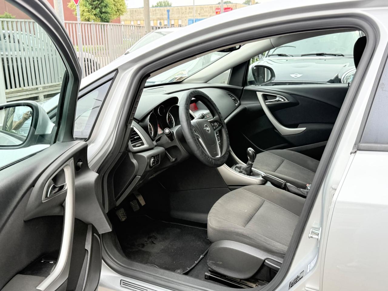 Opel Astra 1.6 115CV 5 porte Cosmo