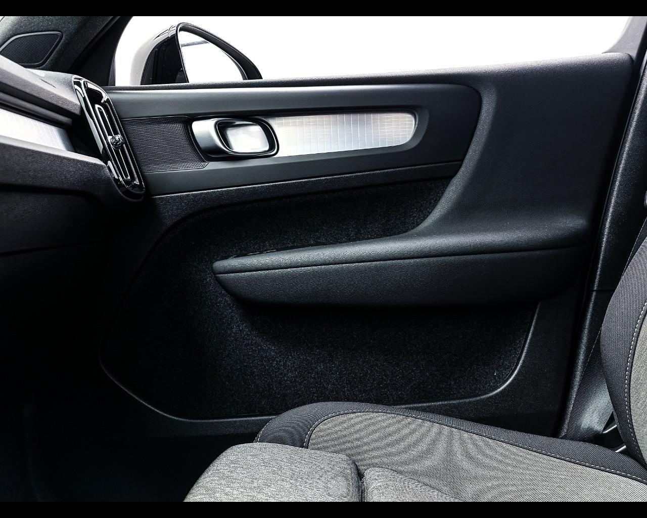 VOLVO XC40 (2017-->) - XC40 B3 automatico Core