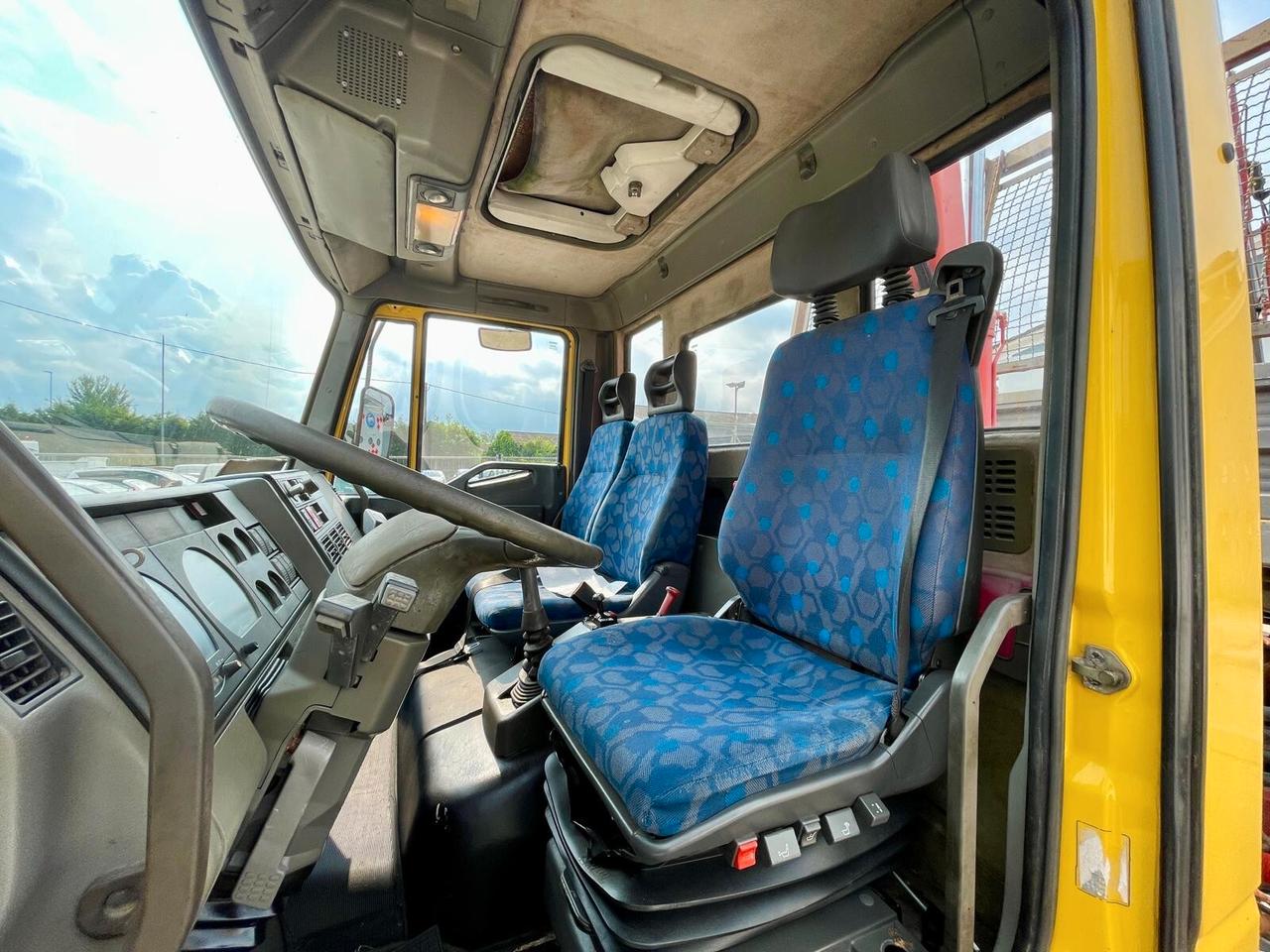 IVECO EUROCARGO 75E14 TRILATERALE + GRU FERRARI 540 A3