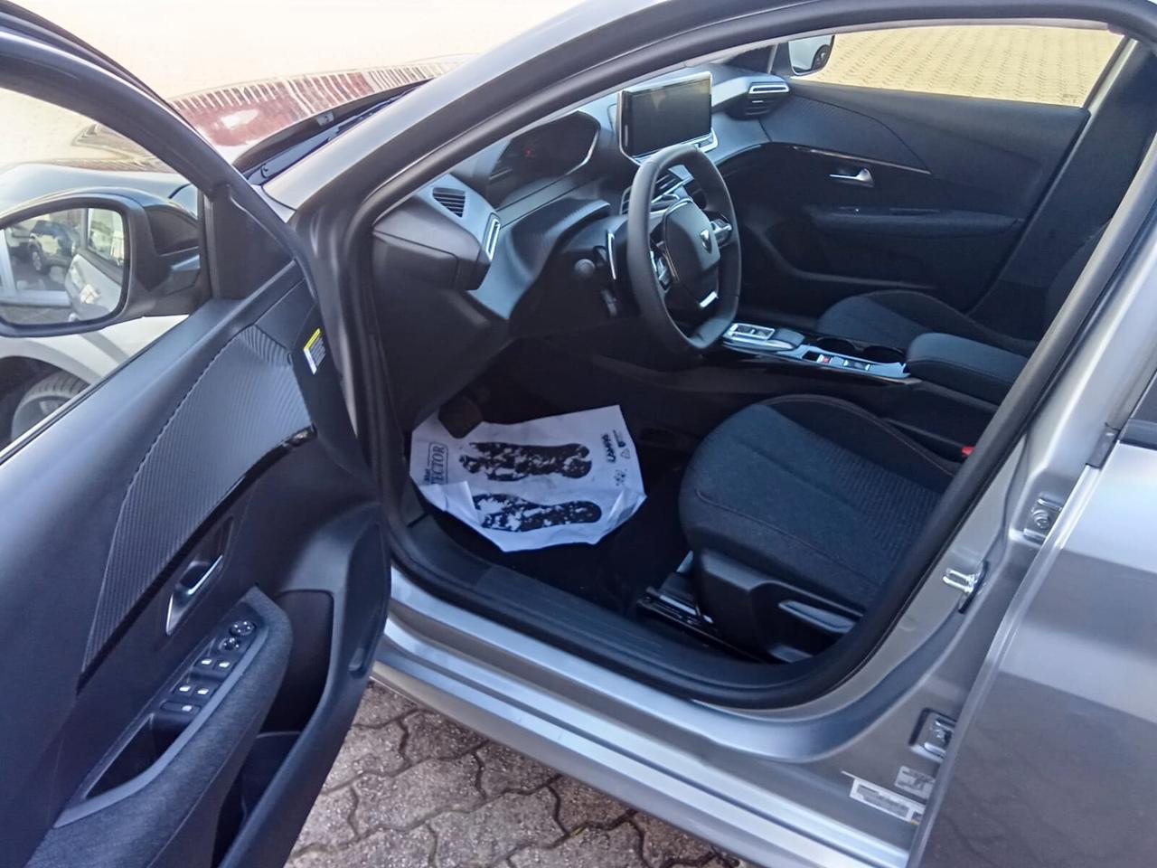 Peugeot 208 Hybrid 110 e-DCS6 Business