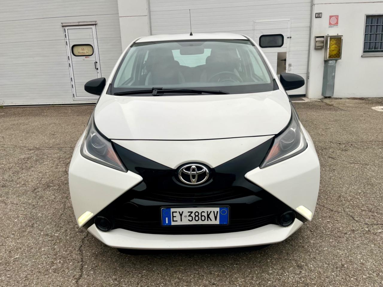 Toyota Aygo 1.0benz 2015 163.000km neopatentati