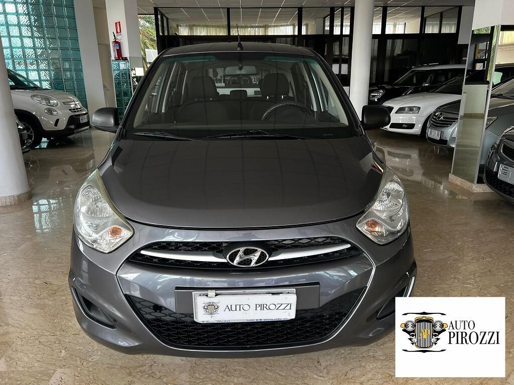 HYUNDAI i10 1.1 Benz del 2011 con 125000KM