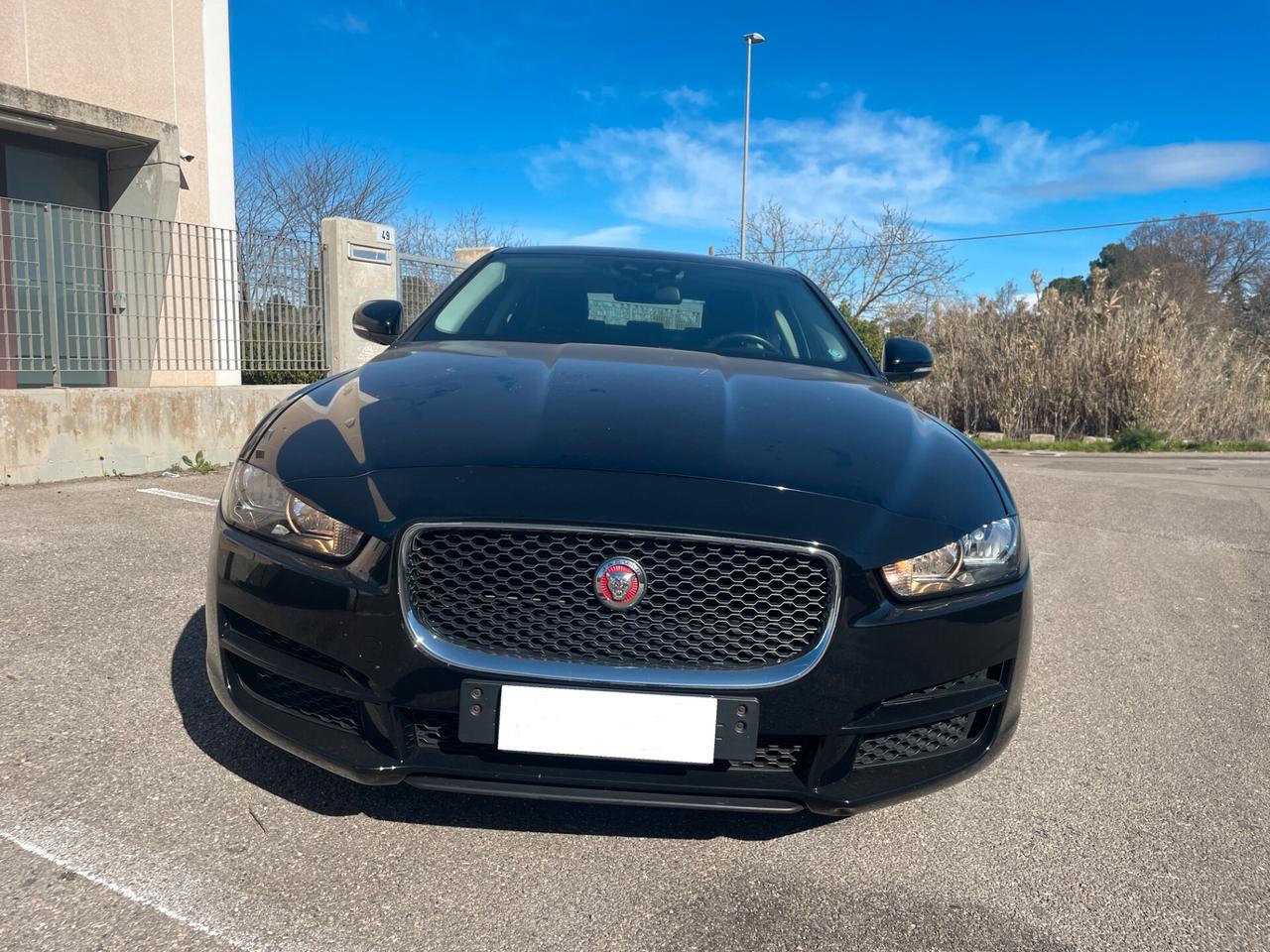 Jaguar XE 2.0 D Turbo Prestige finanziabile a € 180,00 mensili