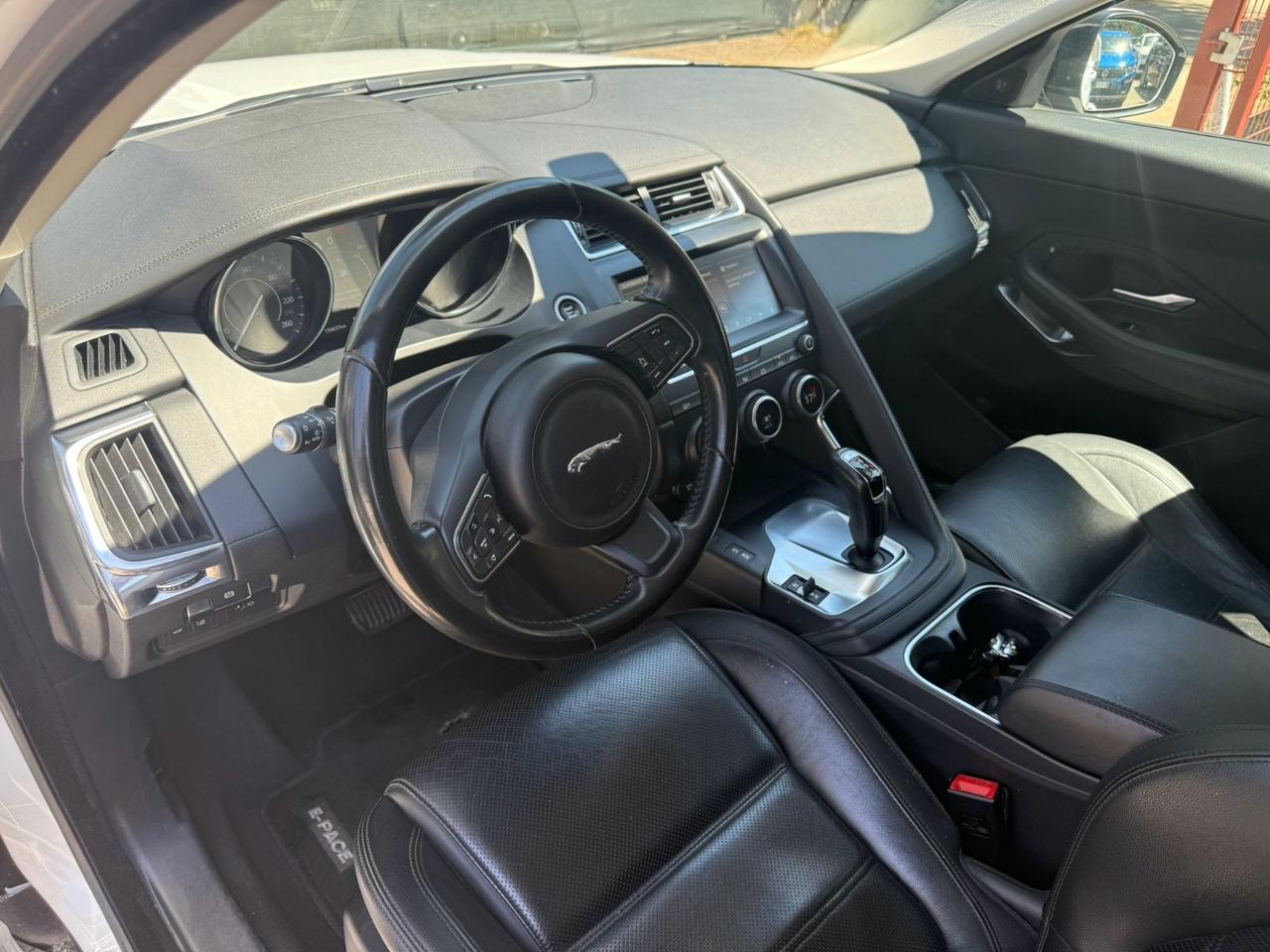 Jaguar E-Pace 2.0D 150 CV AWD aut. R-Dynamic SE