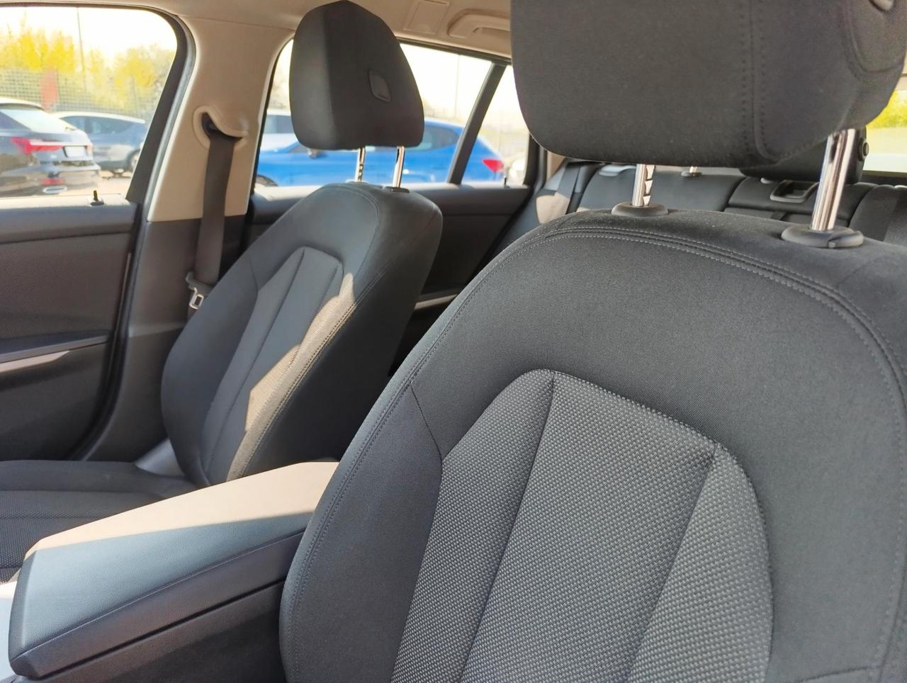 BMW 318 d Touring mhev 48V auto