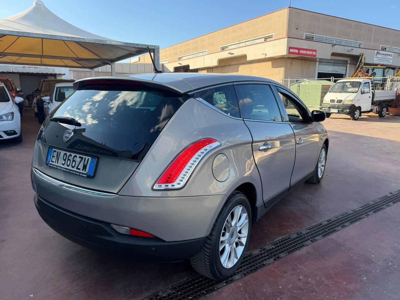 Lancia Delta 1.6 MJT DPF Silver