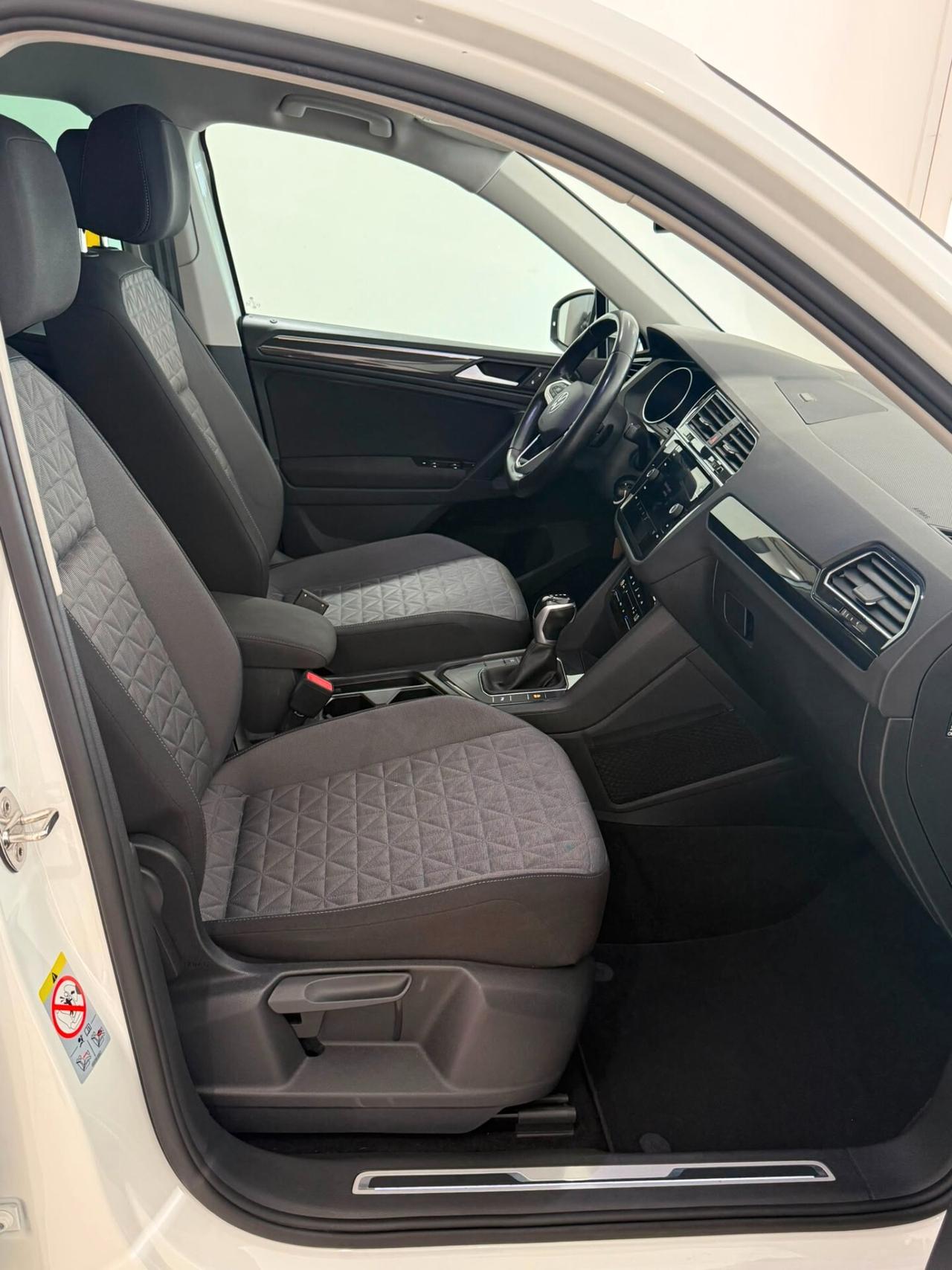Volkswagen Tiguan 2.0 TDI 150CV SCR DSG R-Line AUTOMATICA