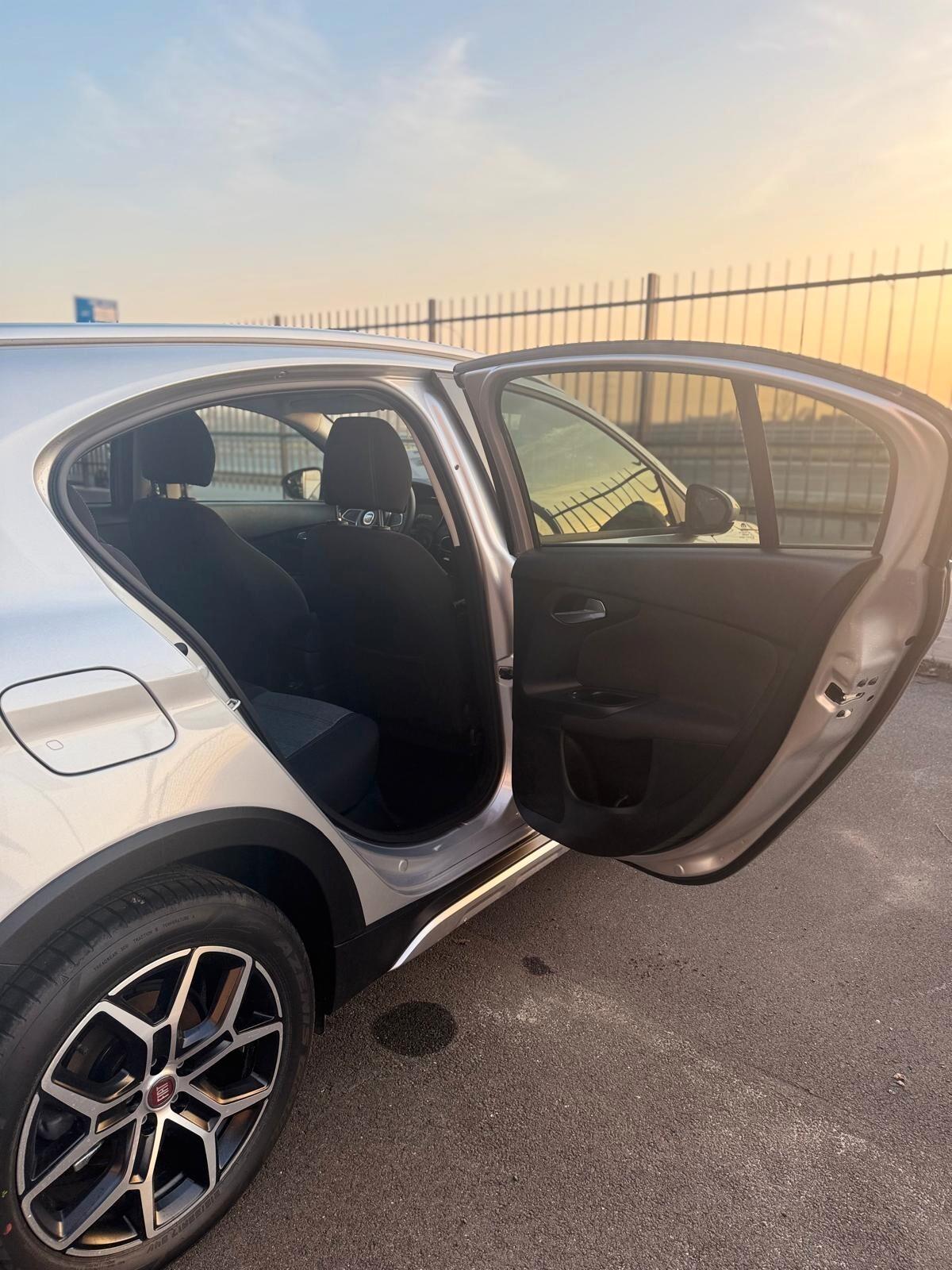 Fiat Tipo 1.6 Mjt S&S 5 porte Cross