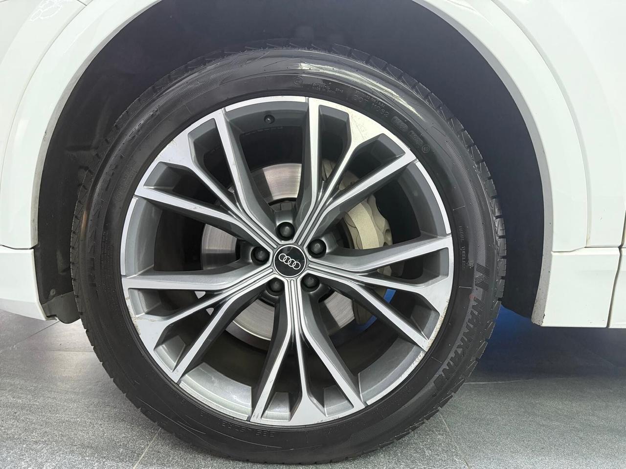 Audi Q8 SUV 45 TDI quattro tiptronic S line edition