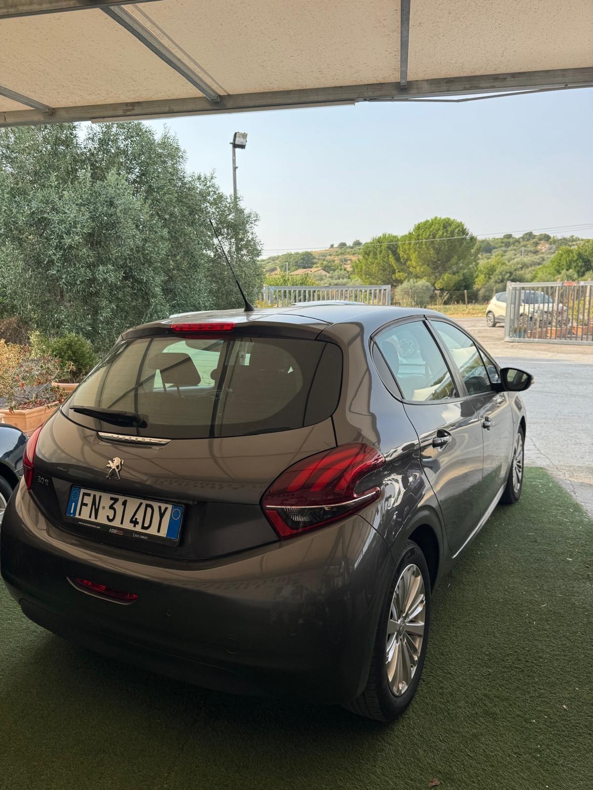 Peugeot 208 BlueHDi 75 5 porte Allure