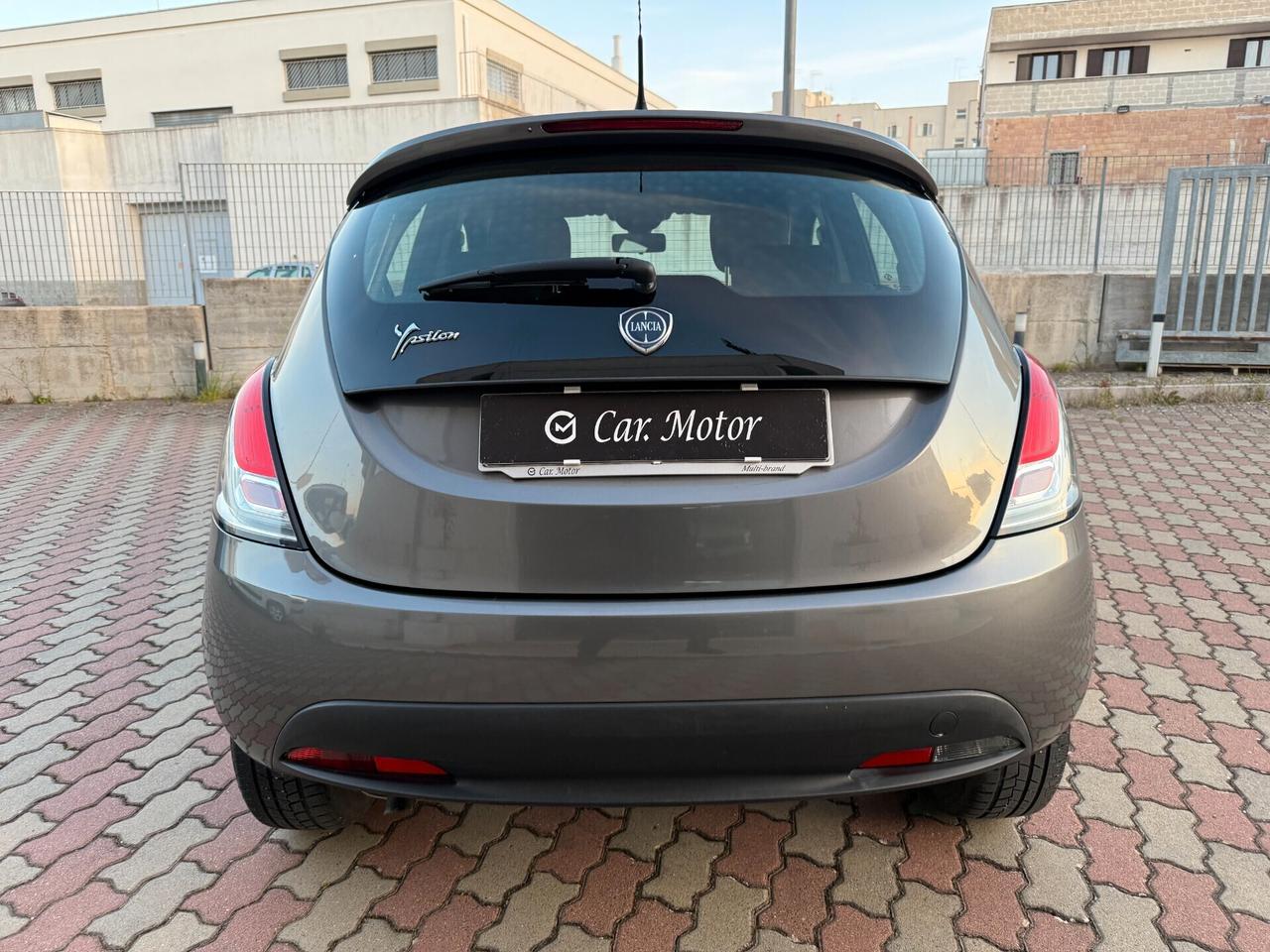 Lancia Ypsilon 1.3 MJT 75 CV Platinum Pochi Km
