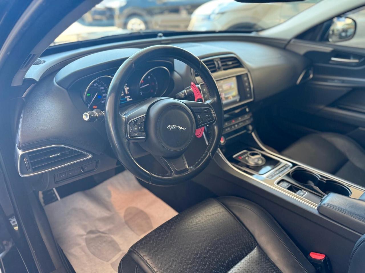 Jaguar XE 2.0 D Turbo 180CV aut. Portfolio