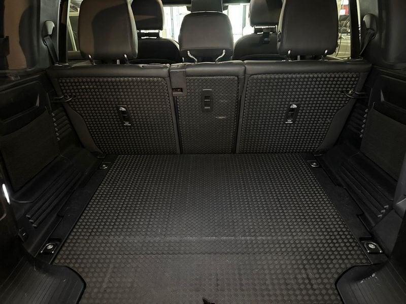 Land Rover Defender 110 3.0d i6 mhev X-Dynamic SE awd 250cv auto 6p.ti