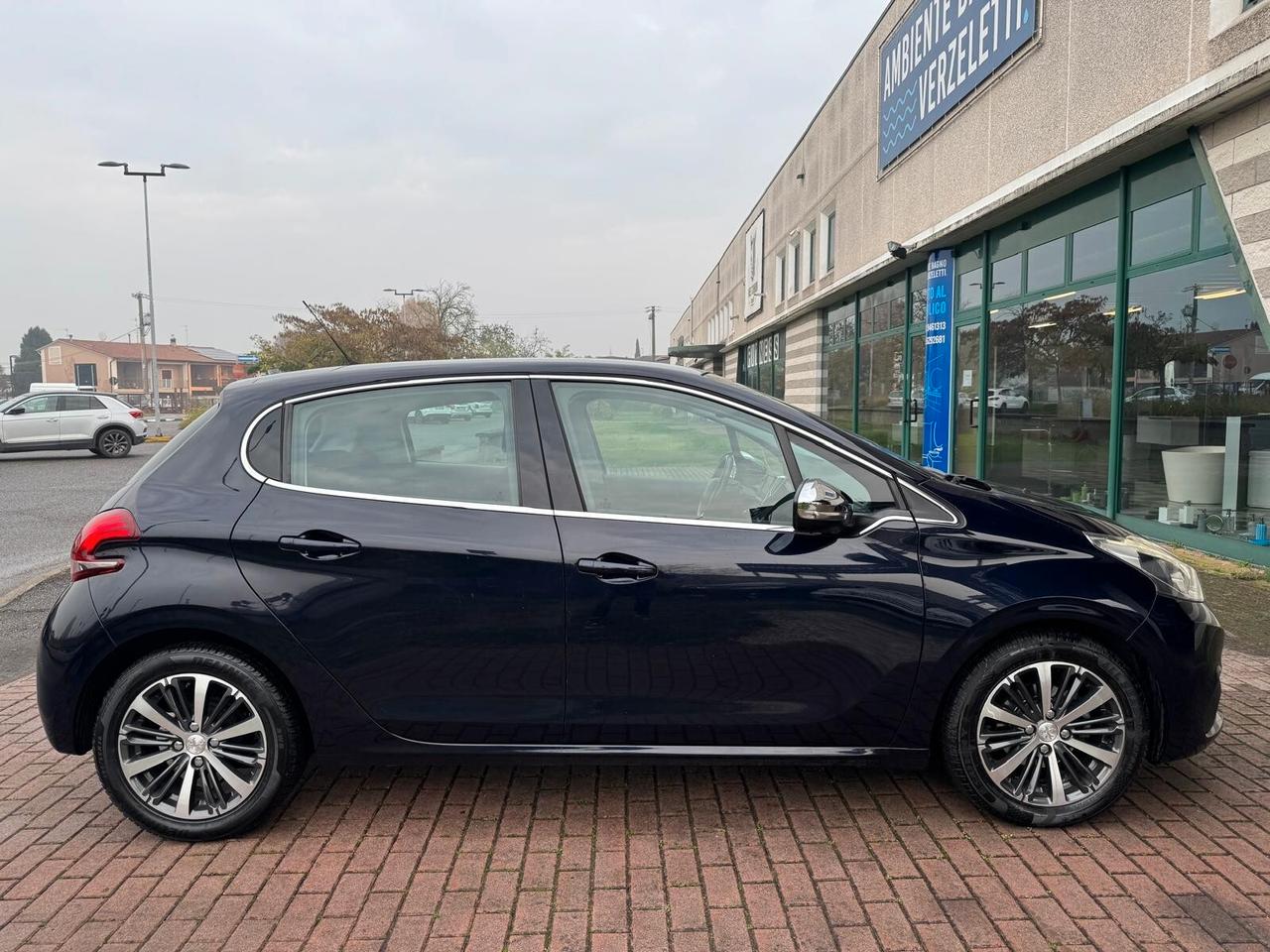 Peugeot 208 PureTech 82 5 porte Allure