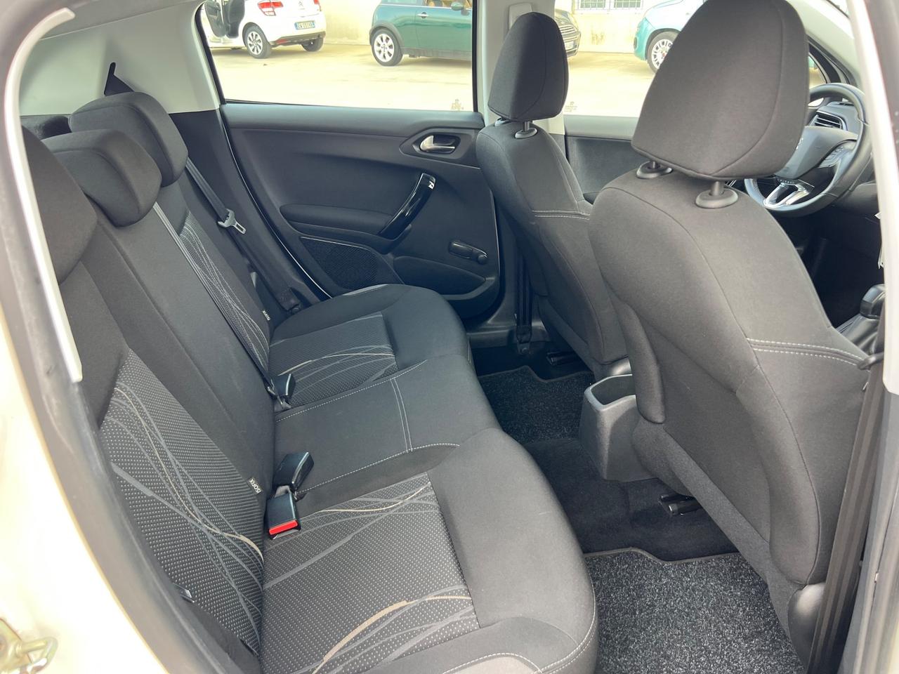 Peugeot 208 PureTech1.2 benzina 2015