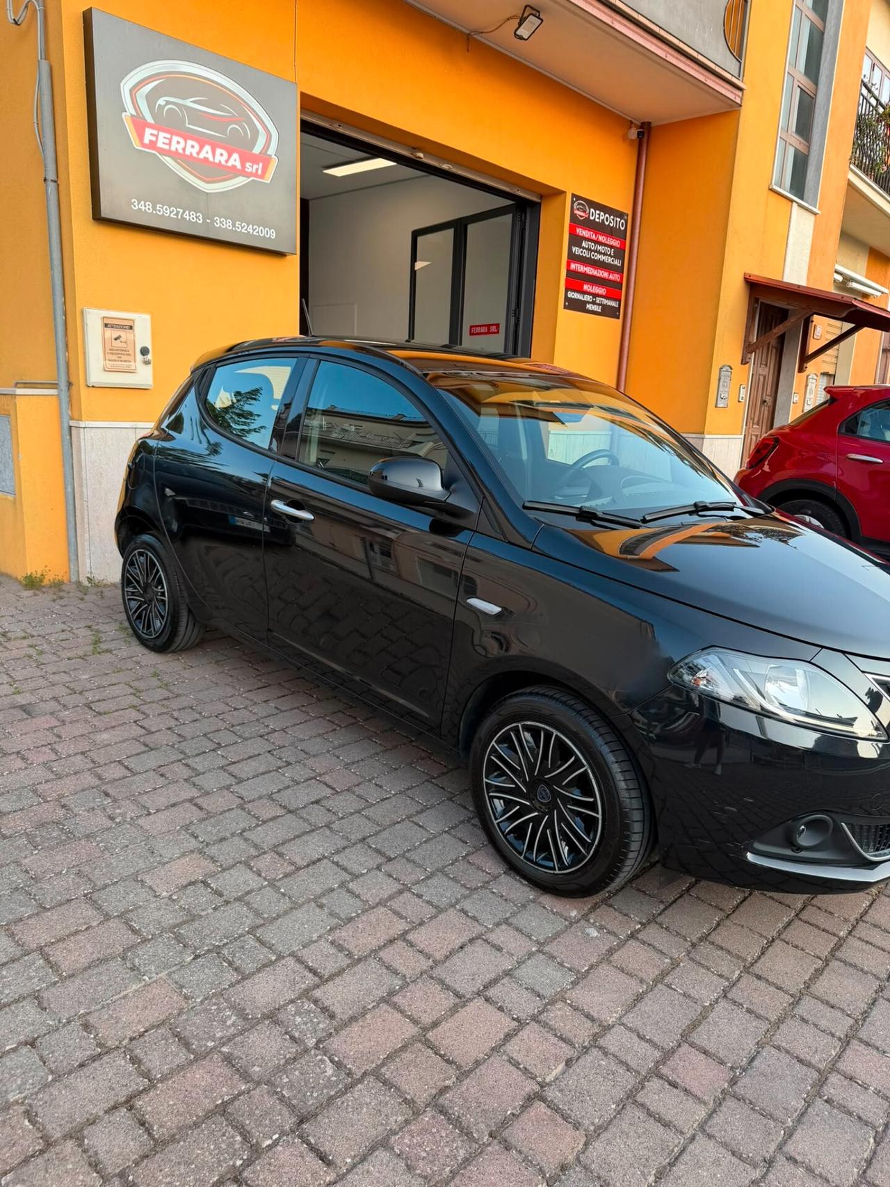 Lancia Ypsilon 1.0 FireFly 5 porte S&S Hybrid Alberta Ferretti