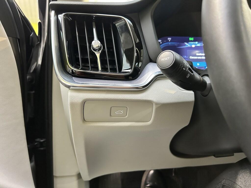 Volvo V60 2.0 B4 Core AWD automatico