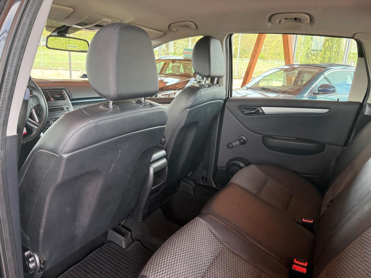 Mercedes-benz B 180 2.0 Diesel - Neopatentati - Gancio Traino