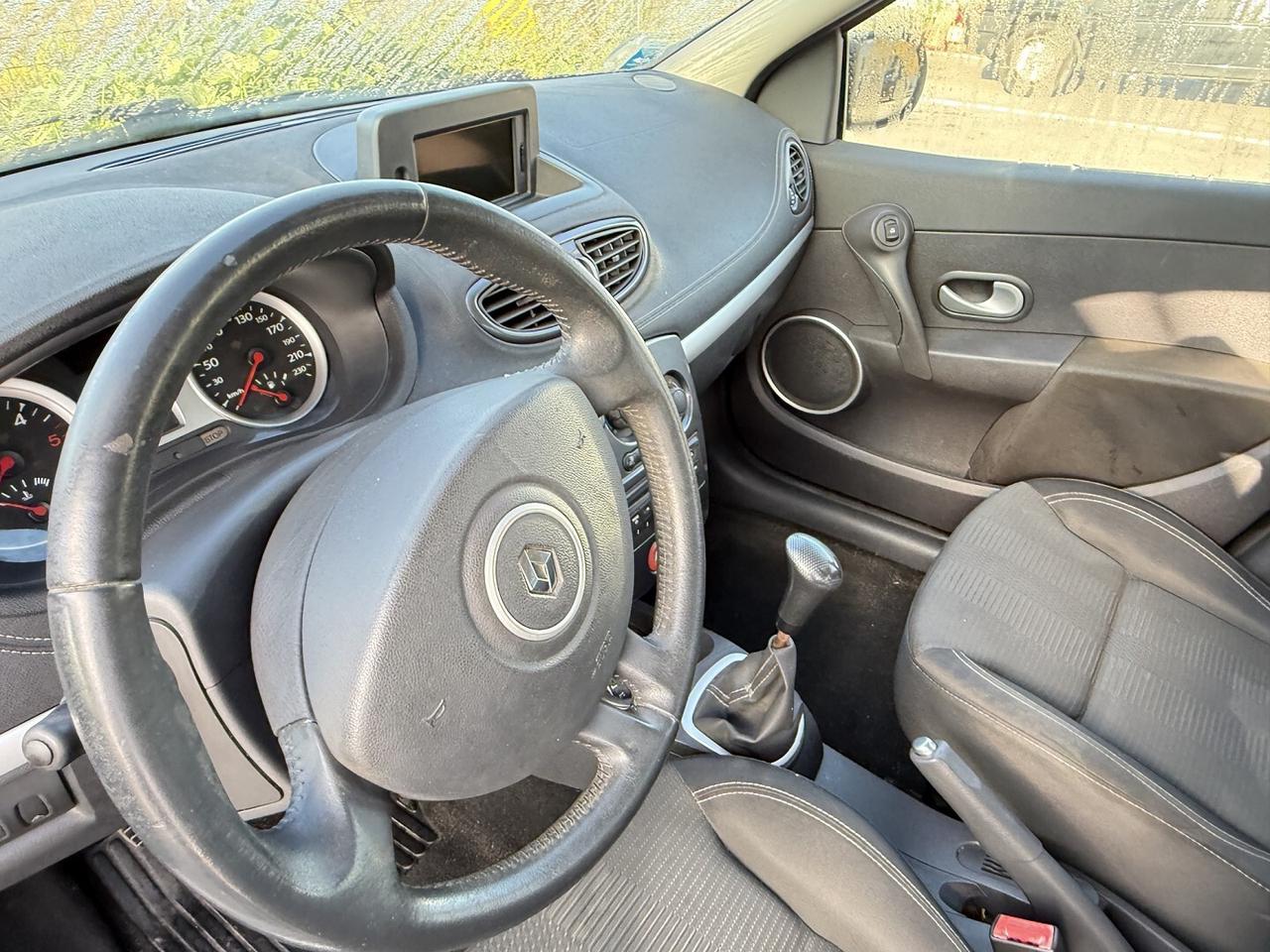 RENAULT CLIO 3 SERIE 1.5 DCI ADATTA NEIOPATENTATI
