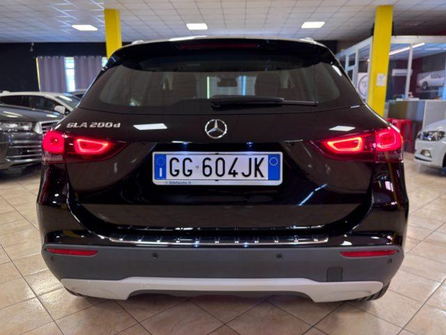 MERCEDES-BENZ GLA 200 d Automatic Sport UNIPRO - NIGHT BLACK EDITION
