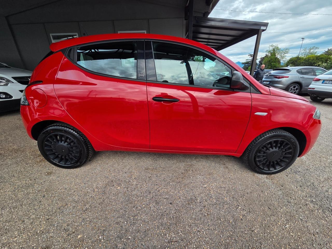 Lancia Ypsilon 5 porte S&S Hybrid Ecochic Silver