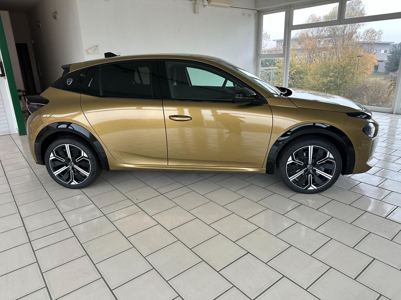 Lancia Ypsilon Hybrid e-DCT LX