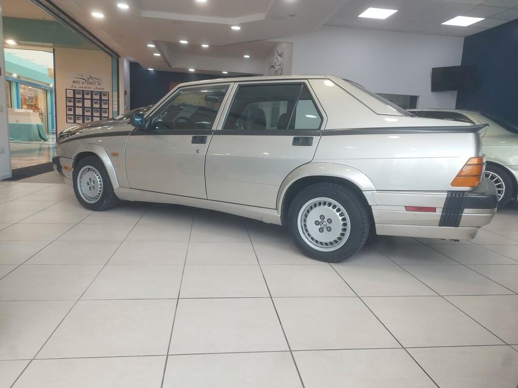 Alfa Romeo 75 3.0i V6 America