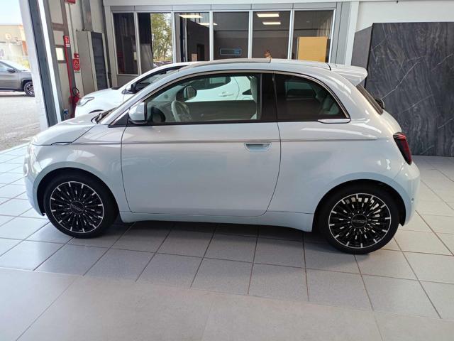 FIAT 500e Berlina 42 kWh La Prima by Bocelli