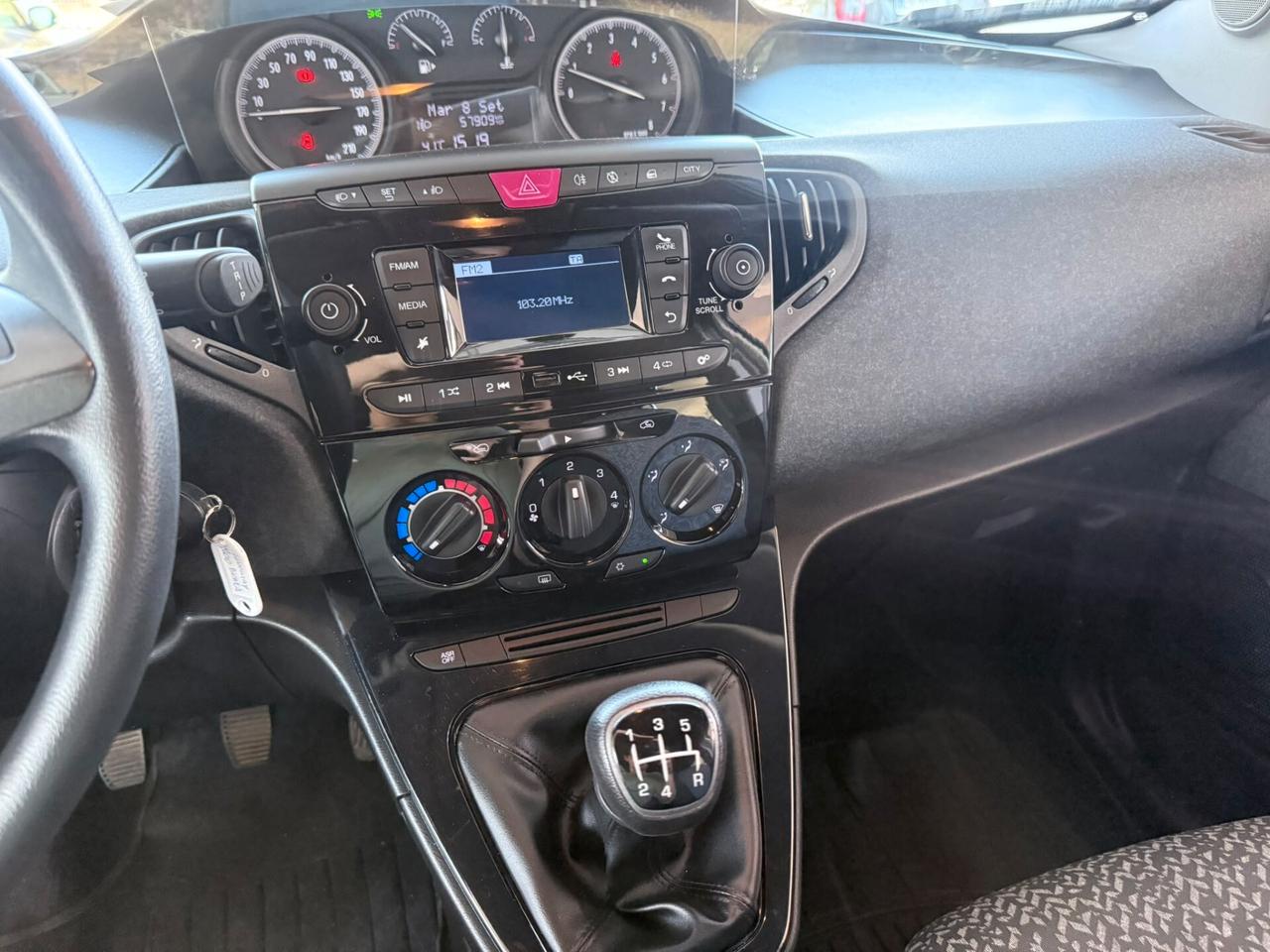 Lancia Ypsilon 1.2 69 CV 5 porte Elefantino Blu